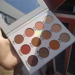لوحة ظلال العيون النباتية -Wholesale Custom Vegan Eyeshadow