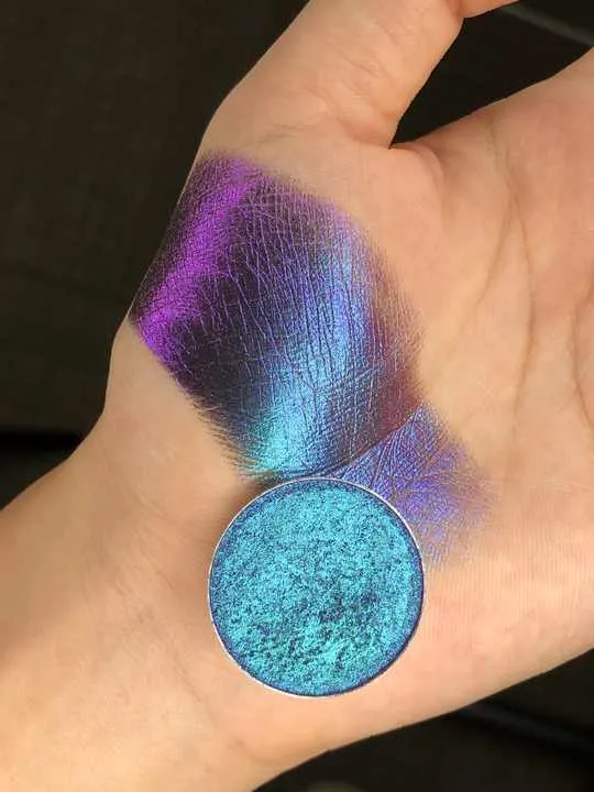 28 اللون طقم مكياج تسمية خاصة معدنية المصطبغة ضغط لامعة سباركلي بريق mutil الكروم عينيه لوحة28 Color Makeup Kit Private Label Metallic Pigmented Pressed Shiny Sparkly Glitter Mutil Chrome Eyeshadow Palette