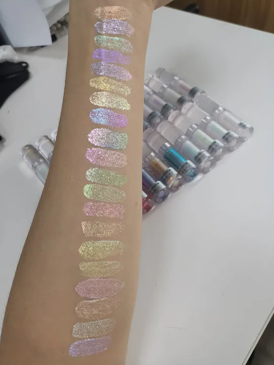 28 اللون طقم مكياج تسمية خاصة معدنية المصطبغة ضغط لامعة سباركلي بريق mutil الكروم عينيه لوحة28 Color Makeup Kit Private Label Metallic Pigmented Pressed Shiny Sparkly Glitter Mutil Chrome Eyeshadow Palette