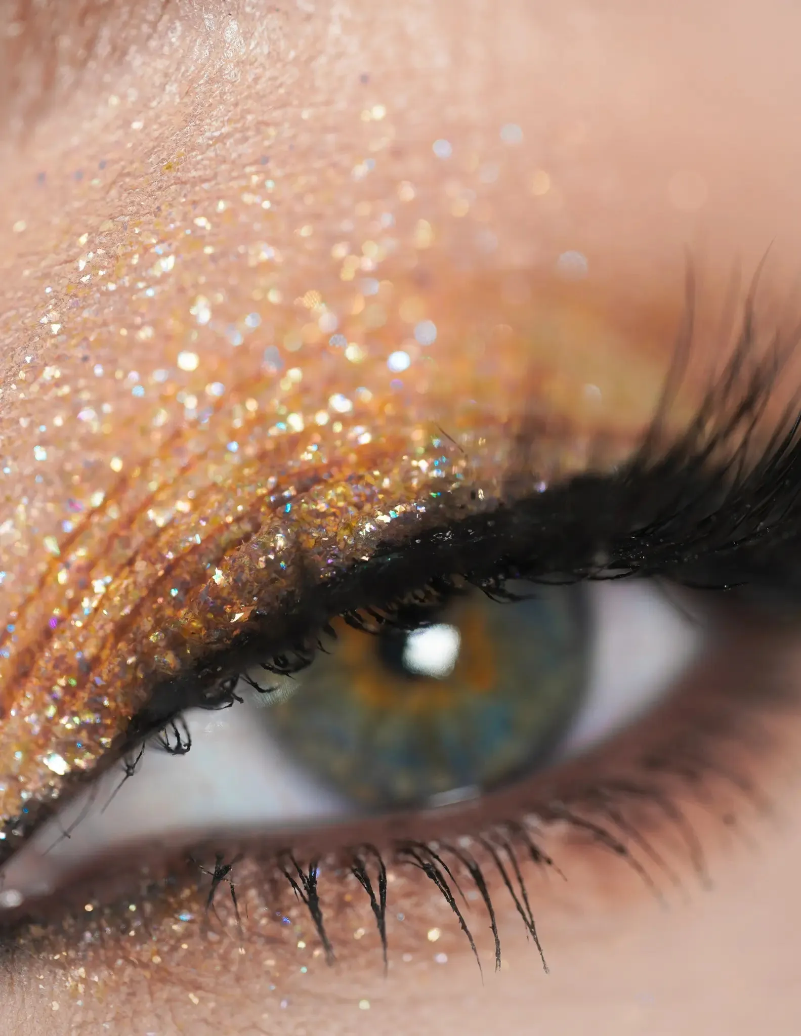 #31 Peach Gold Eyeshadow Glitter