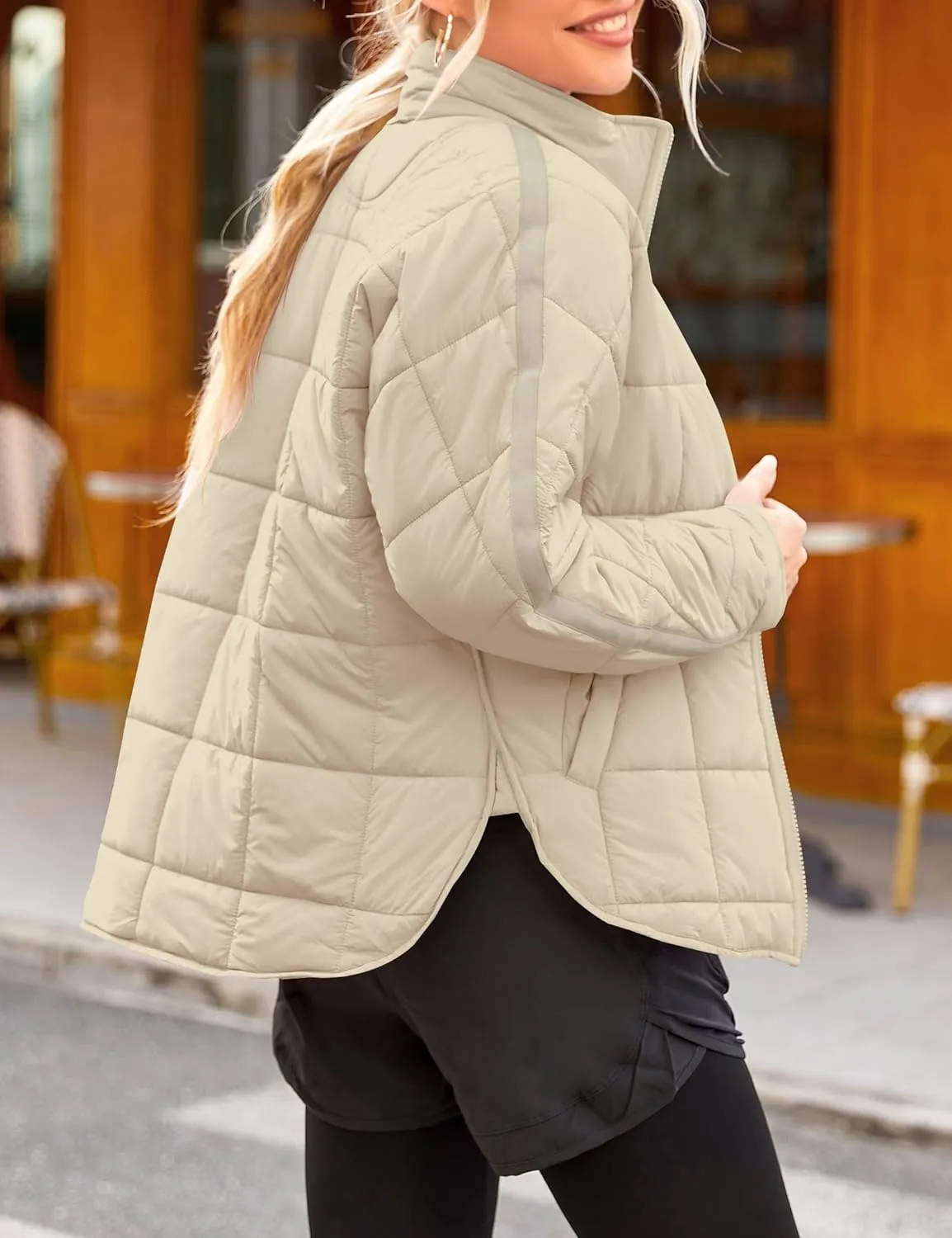 LEANI Women's Oversized Lightweight Puffer Jackets Long Sleeve Zipper Short Coat with Pockets