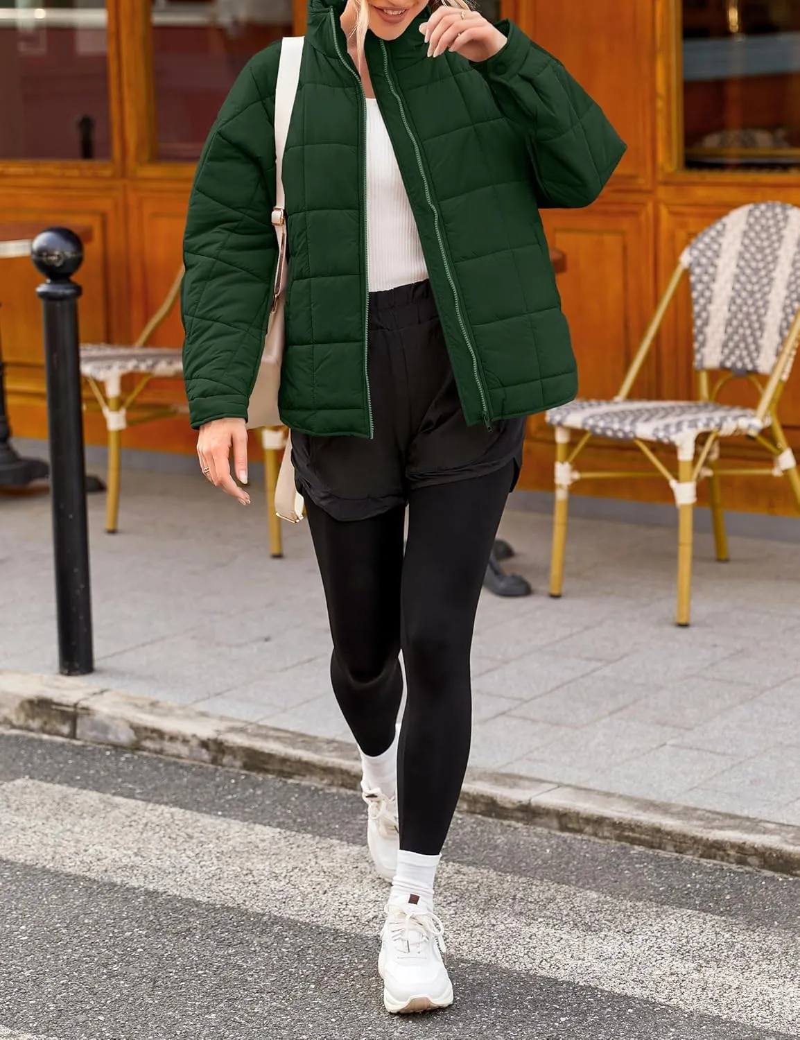 LEANI Women's Oversized Lightweight Puffer Jackets Long Sleeve Zipper Short Coat with Pockets