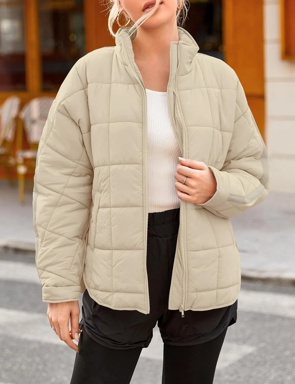 LEANI Women's Oversized Lightweight Puffer Jackets Long Sleeve Zipper Short Coat with Pockets