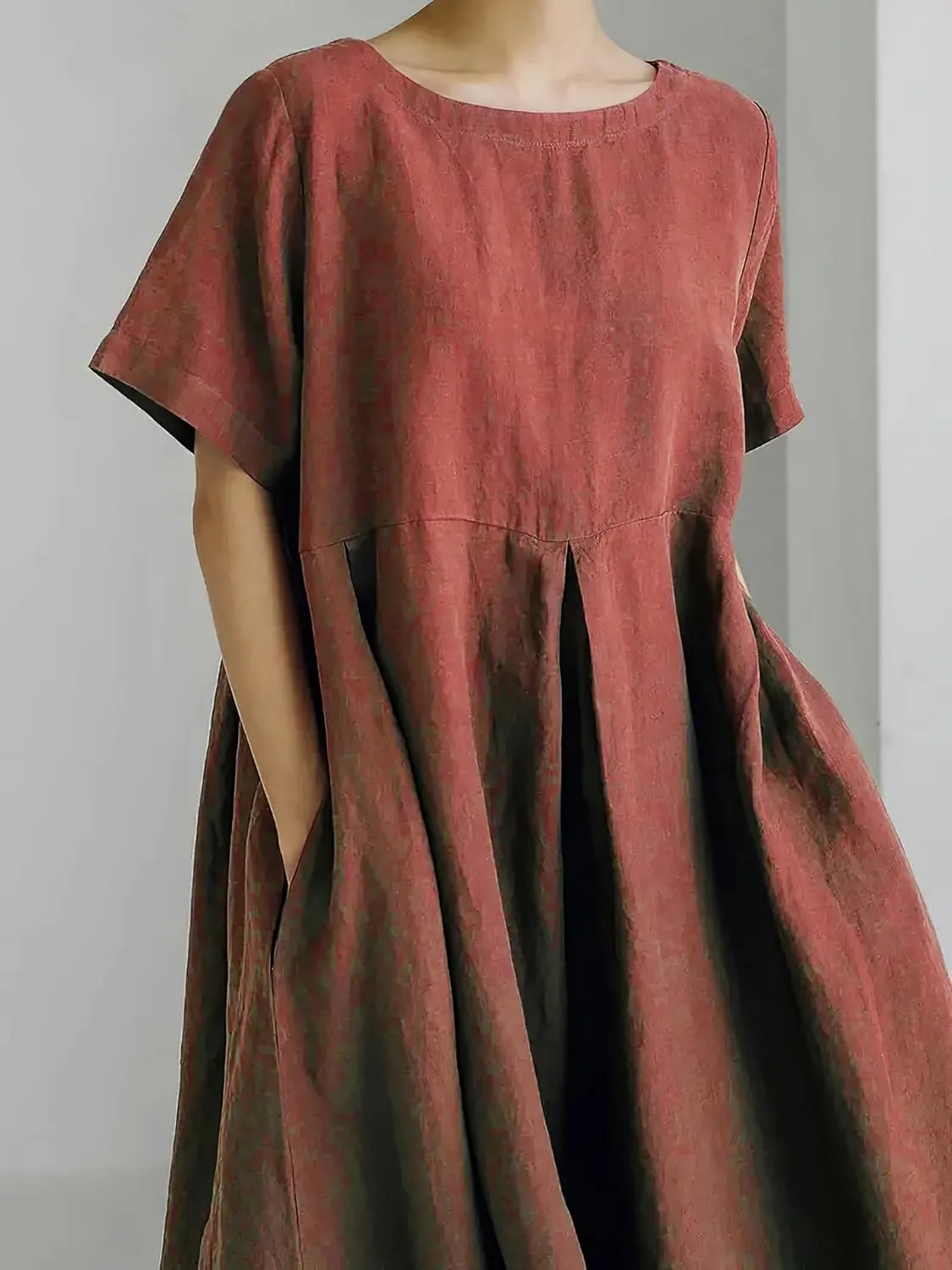 Women's Casual Plus Size Short Sleeve Long Dress Summer Crew Neck Flowy Pleated Midi Dressed with Pockets