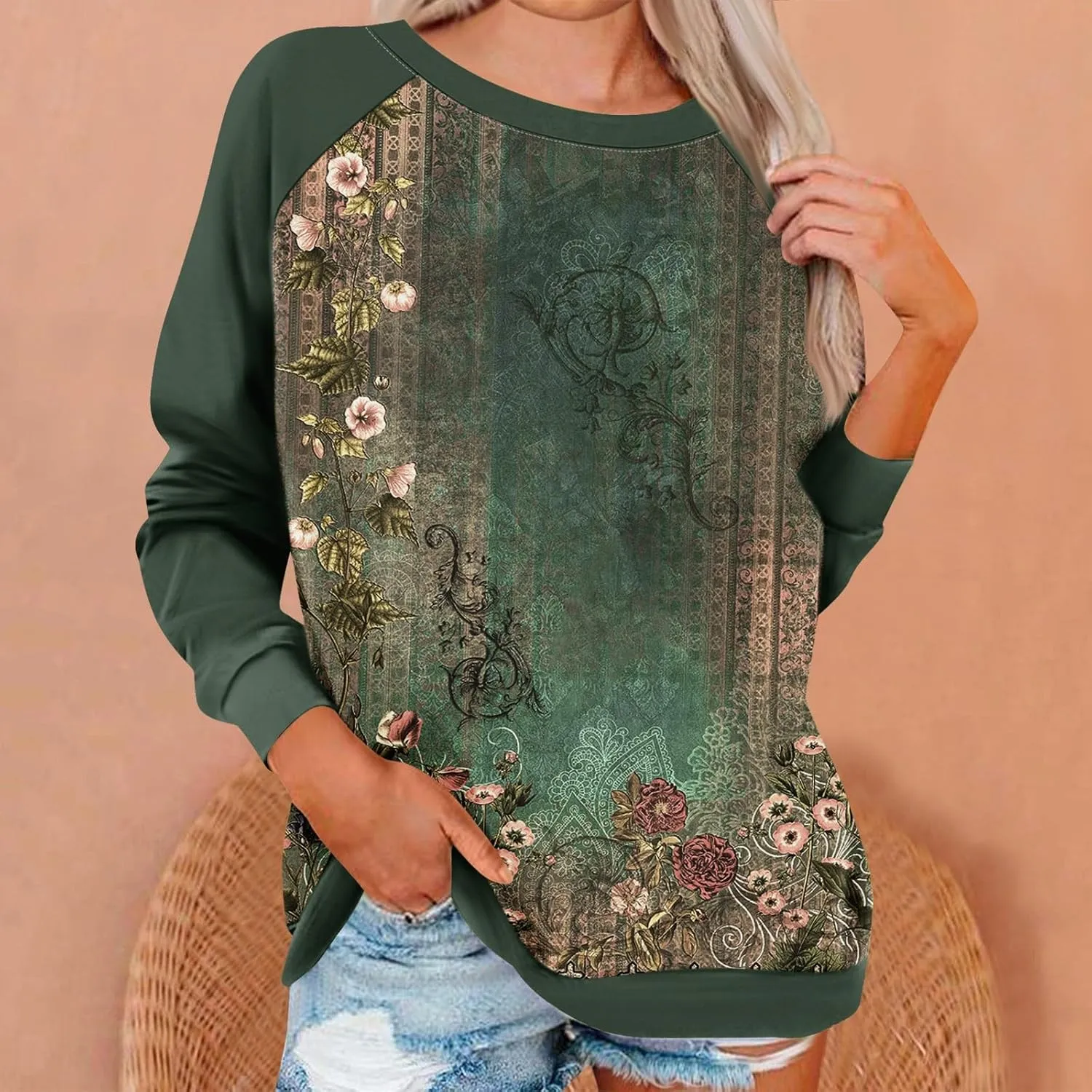 Womens Sweatshirts Floral Print Long Sleeve Loose Fit Shirts Crewneck Cute Trendy Clothing Sweater